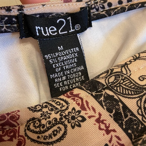 ⚡️FLASH Sale⏱️ Women’s Rue21 Elephant Pattern Dress with Wide Sleeves - Picture 11 of 12